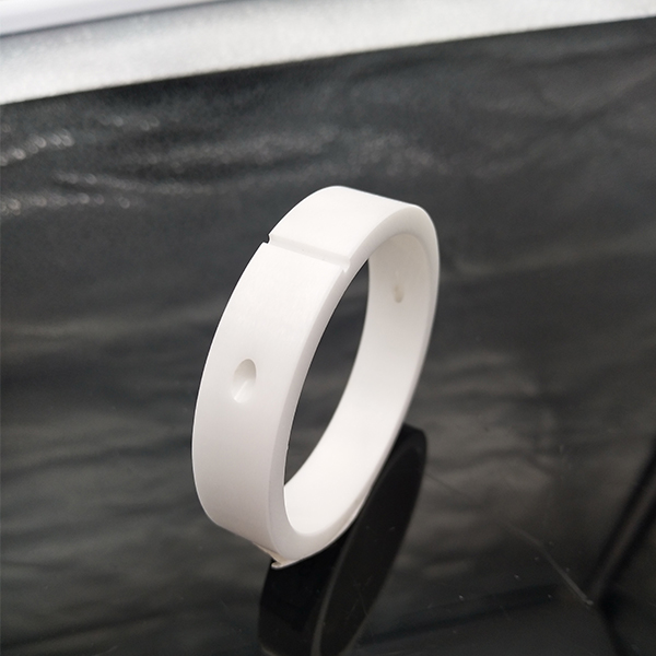 氧化鋯陶瓷燒結好后有黑點的原因與解決辦法